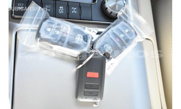 Buy Import Toyota Land Cruiser White Car in Import - Dubai in Enga Buy Import Toyota Land Cruiser White Car in Import - Dubai in Enga