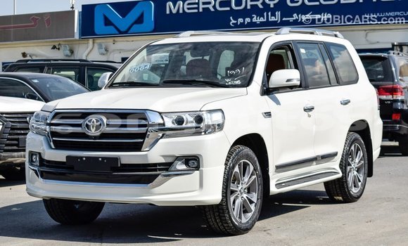 Buy Import Toyota Land Cruiser White Car in Import - Dubai in Enga Buy Import Toyota Land Cruiser White Car in Import - Dubai in Enga