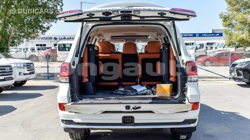 Big with watermark toyota land cruiser enga import dubai 4397
