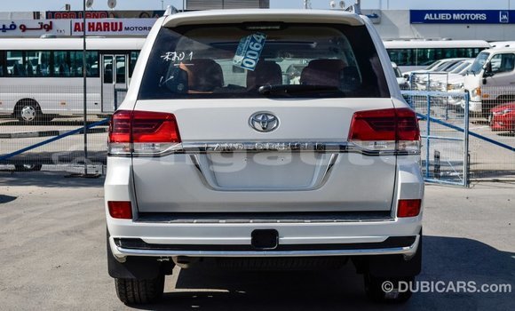 Buy Import Toyota Land Cruiser White Car in Import - Dubai in Enga Buy Import Toyota Land Cruiser White Car in Import - Dubai in Enga