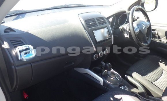 Buy Used Mitsubishi RVR White Car in Port Moresby in National Capital District Buy Used Mitsubishi RVR White Car in Port Moresby in National Capital District