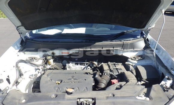 Buy Used Mitsubishi RVR White Car in Port Moresby in National Capital District Buy Used Mitsubishi RVR White Car in Port Moresby in National Capital District