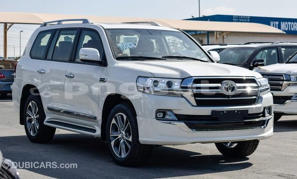 Buy Import Toyota Land Cruiser White Car in Import - Dubai in Enga Buy Import Toyota Land Cruiser White Car in Import - Dubai in Enga