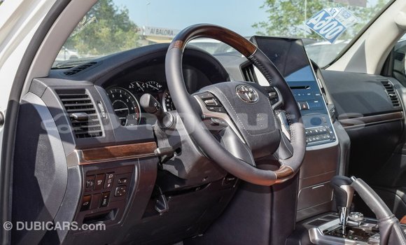 Buy Import Toyota Land Cruiser White Car in Import - Dubai in Enga Buy Import Toyota Land Cruiser White Car in Import - Dubai in Enga