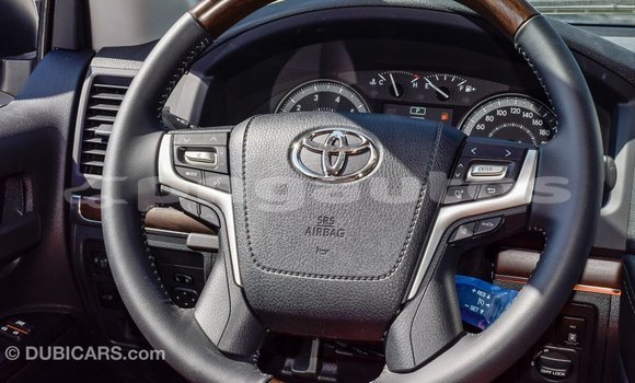 Buy Import Toyota Land Cruiser White Car in Import - Dubai in Enga Buy Import Toyota Land Cruiser White Car in Import - Dubai in Enga