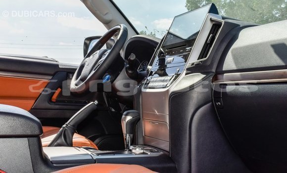 Buy Import Toyota Land Cruiser White Car in Import - Dubai in Enga Buy Import Toyota Land Cruiser White Car in Import - Dubai in Enga