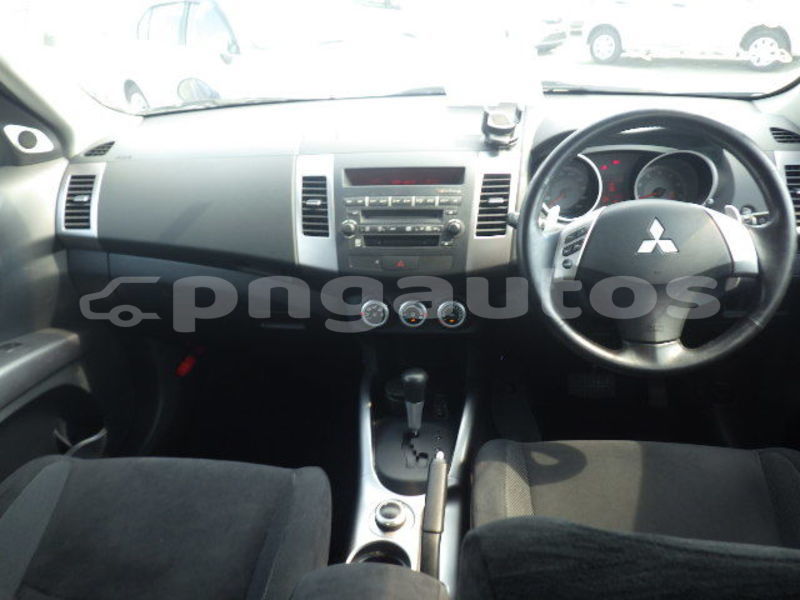 Big with watermark mitsubishi outlander national capital district port moresby 4417