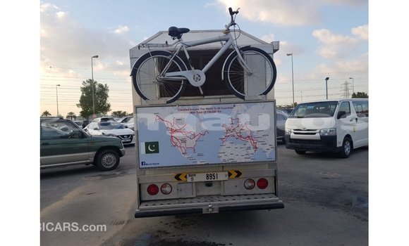 Buy Import Kia Carens White Car in Import - Dubai in Enga Buy Import Kia Carens White Car in Import - Dubai in Enga