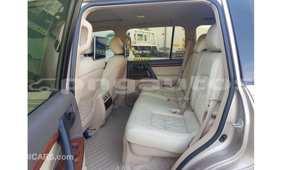 Buy Import Toyota Land Cruiser Other Car in Import - Dubai in Enga Buy Import Toyota Land Cruiser Other Car in Import - Dubai in Enga