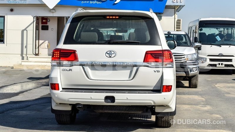Big with watermark toyota land cruiser enga import dubai 4425