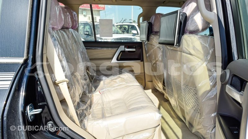 Big with watermark toyota land cruiser enga import dubai 4426