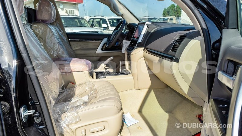 Big with watermark toyota land cruiser enga import dubai 4426