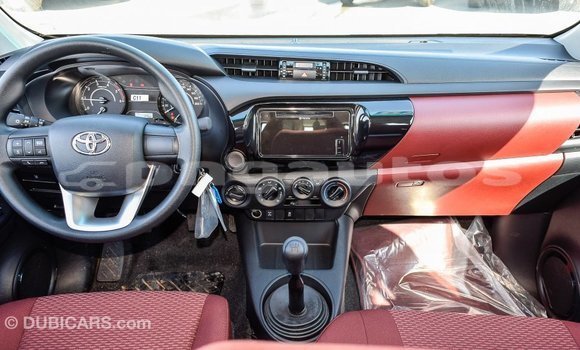 Acheter Import Voiture Toyota Hilux Blanc à Import - Dubai, Enga Acheter Import Voiture Toyota Hilux Blanc à Import - Dubai, Enga