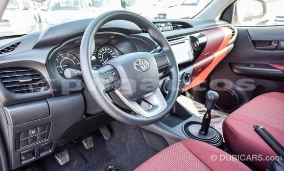 Acheter Import Voiture Toyota Hilux Blanc à Import - Dubai, Enga Acheter Import Voiture Toyota Hilux Blanc à Import - Dubai, Enga