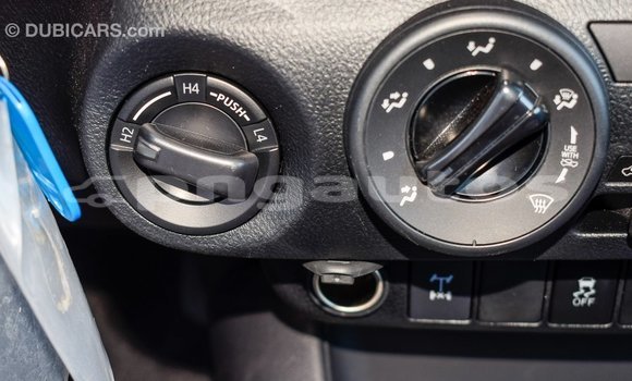 Acheter Import Voiture Toyota Hilux Blanc à Import - Dubai, Enga Acheter Import Voiture Toyota Hilux Blanc à Import - Dubai, Enga