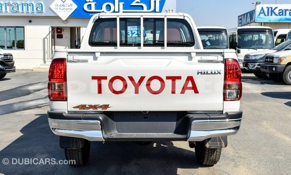 Acheter Import Voiture Toyota Hilux Blanc à Import - Dubai, Enga Acheter Import Voiture Toyota Hilux Blanc à Import - Dubai, Enga