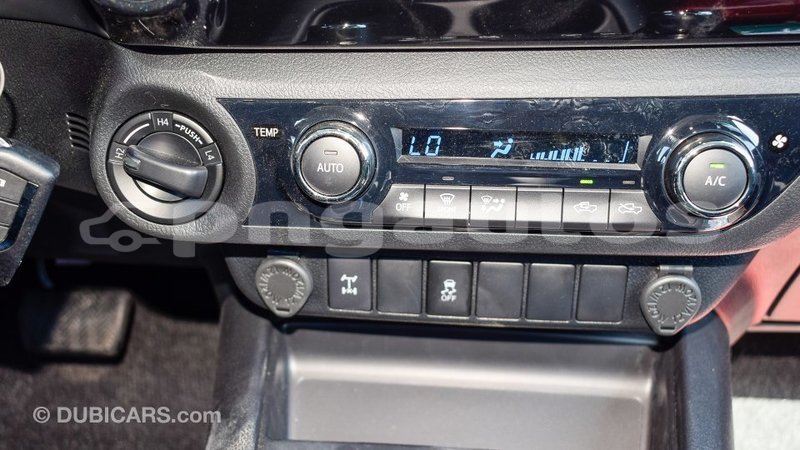 Big with watermark toyota hilux enga import dubai 4431