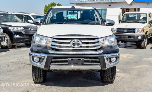 Acheter Import Voiture Toyota Hilux Noir à Import - Dubai, Enga Acheter Import Voiture Toyota Hilux Noir à Import - Dubai, Enga