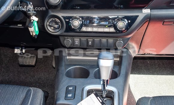 Acheter Import Voiture Toyota Hilux Noir à Import - Dubai, Enga Acheter Import Voiture Toyota Hilux Noir à Import - Dubai, Enga
