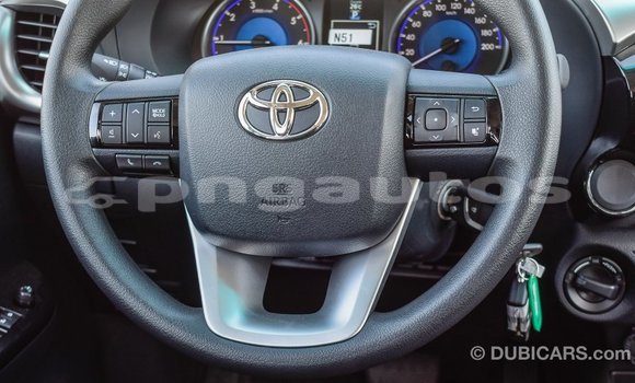 Acheter Import Voiture Toyota Hilux Noir à Import - Dubai, Enga Acheter Import Voiture Toyota Hilux Noir à Import - Dubai, Enga