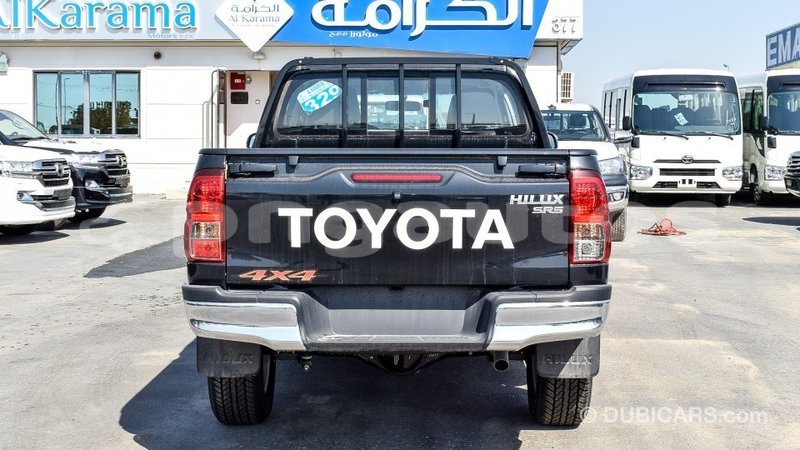 Big with watermark toyota hilux enga import dubai 4432