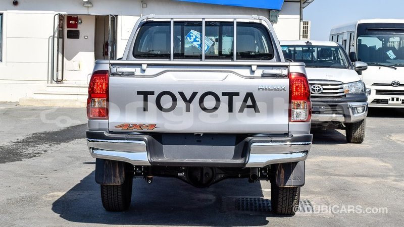 Big with watermark toyota hilux enga import dubai 4433