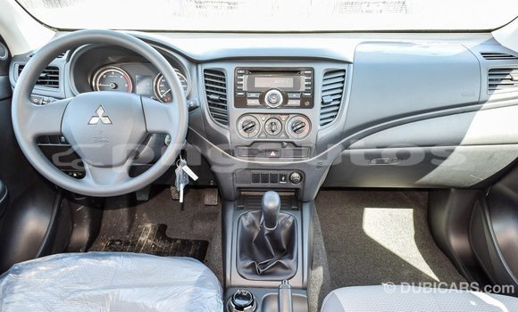 Acheter Import Voiture Mitsubishi L200 Blanc à Import - Dubai, Enga Acheter Import Voiture Mitsubishi L200 Blanc à Import - Dubai, Enga