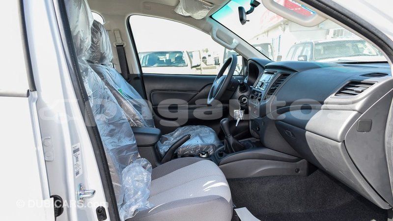 Big with watermark mitsubishi l200 enga import dubai 4434