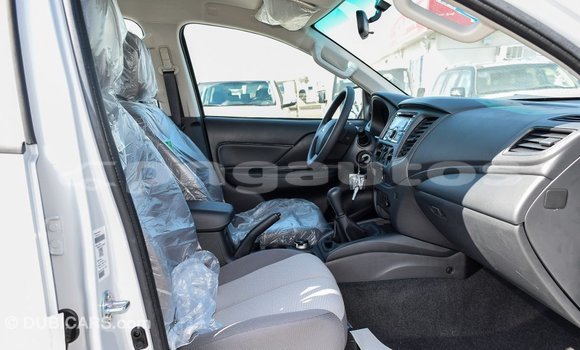 Acheter Import Voiture Mitsubishi L200 Blanc à Import - Dubai, Enga Acheter Import Voiture Mitsubishi L200 Blanc à Import - Dubai, Enga