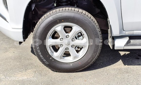 Acheter Import Voiture Mitsubishi L200 Blanc à Import - Dubai, Enga Acheter Import Voiture Mitsubishi L200 Blanc à Import - Dubai, Enga