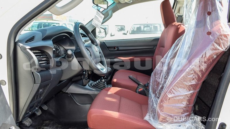 Big with watermark toyota hilux enga import dubai 4437