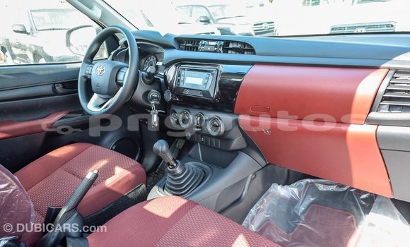 Acheter Import Voiture Toyota Hilux Blanc à Import - Dubai, Enga Acheter Import Voiture Toyota Hilux Blanc à Import - Dubai, Enga