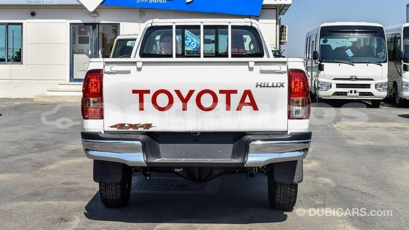 Big with watermark toyota hilux enga import dubai 4437