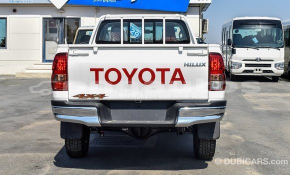 Acheter Import Voiture Toyota Hilux Blanc à Import - Dubai, Enga Acheter Import Voiture Toyota Hilux Blanc à Import - Dubai, Enga