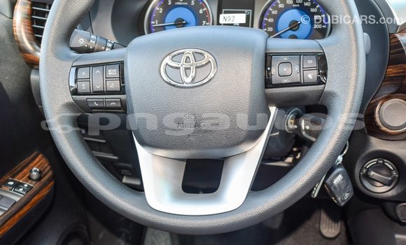 Acheter Import Voiture Toyota Hilux Blanc à Import - Dubai, Enga Acheter Import Voiture Toyota Hilux Blanc à Import - Dubai, Enga