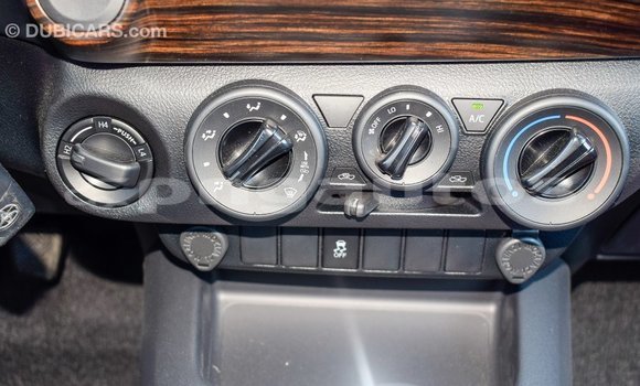 Acheter Import Voiture Toyota Hilux Blanc à Import - Dubai, Enga Acheter Import Voiture Toyota Hilux Blanc à Import - Dubai, Enga