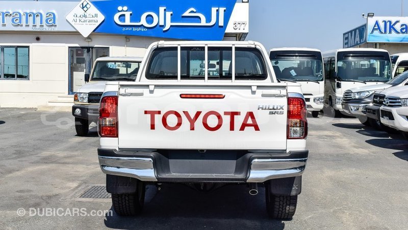 Big with watermark toyota hilux enga import dubai 4438