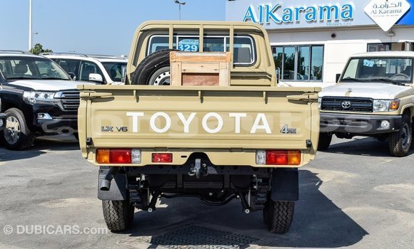 Acheter Import Voiture Toyota Land Cruiser Beige à Import - Dubai, Enga Acheter Import Voiture Toyota Land Cruiser Beige à Import - Dubai, Enga