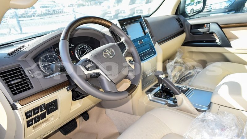 Big with watermark toyota land cruiser enga import dubai 4441