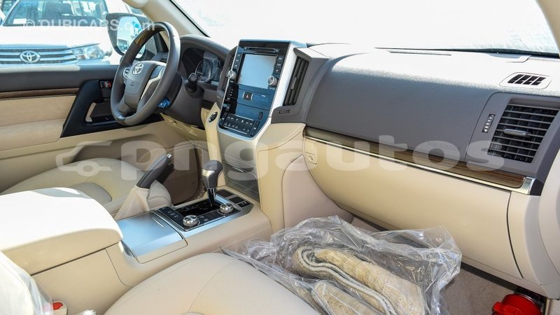 Big with watermark toyota land cruiser enga import dubai 4441