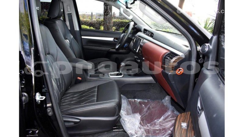 Big with watermark toyota hilux enga import dubai 4444