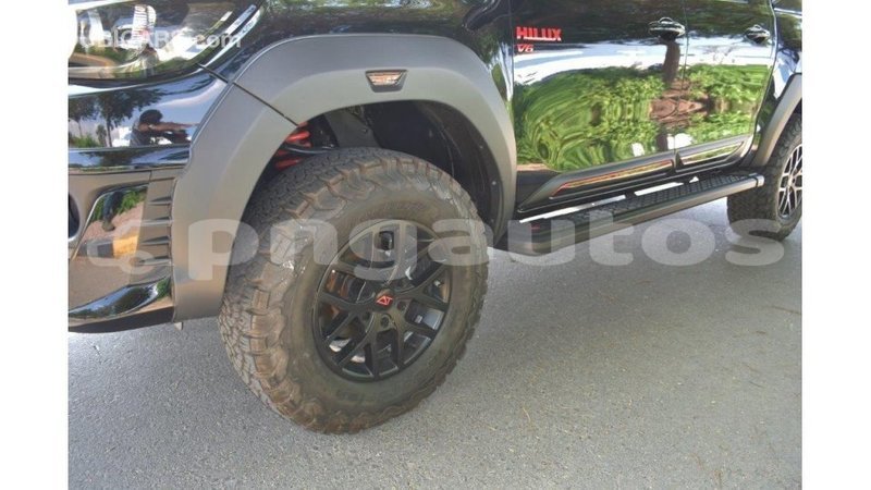 Big with watermark toyota hilux enga import dubai 4444