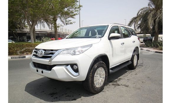Buy Import Toyota Fortuner White Car in Import - Dubai in Enga Buy Import Toyota Fortuner White Car in Import - Dubai in Enga