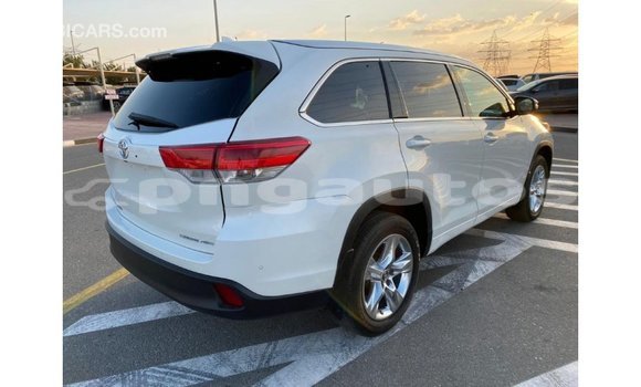 Buy Import Toyota Highlander White Car in Import - Dubai in Enga Buy Import Toyota Highlander White Car in Import - Dubai in Enga