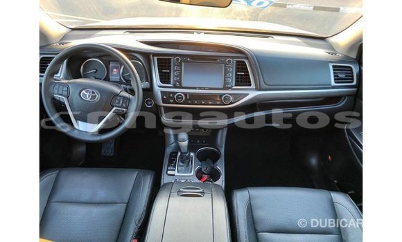 Buy Import Toyota Highlander White Car in Import - Dubai in Enga Buy Import Toyota Highlander White Car in Import - Dubai in Enga