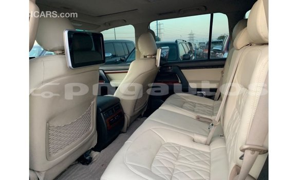 Buy Import Toyota Land Cruiser Blue Car in Import - Dubai in Enga Buy Import Toyota Land Cruiser Blue Car in Import - Dubai in Enga