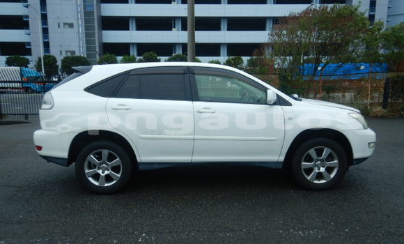 Buy Used Toyota Harrier White Car in Lae in Morobe Buy Used Toyota Harrier White Car in Lae in Morobe