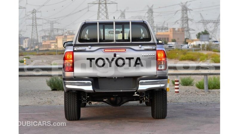 Big with watermark toyota hilux enga import dubai 4472