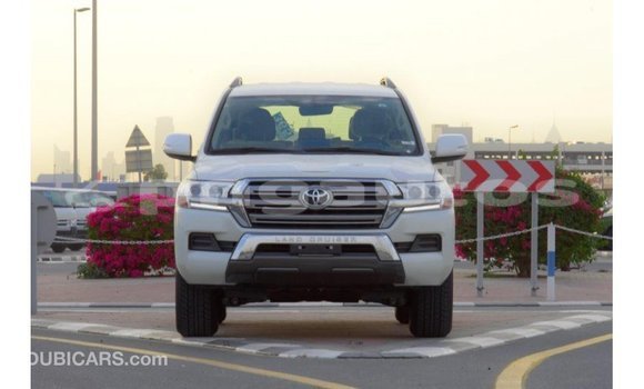 Buy Import Toyota Land Cruiser White Car in Import - Dubai in Enga Buy Import Toyota Land Cruiser White Car in Import - Dubai in Enga