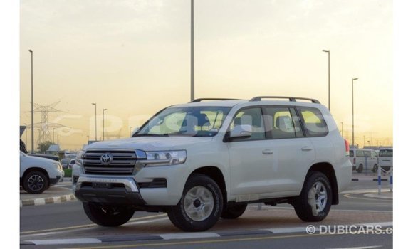 Buy Import Toyota Land Cruiser White Car in Import - Dubai in Enga Buy Import Toyota Land Cruiser White Car in Import - Dubai in Enga